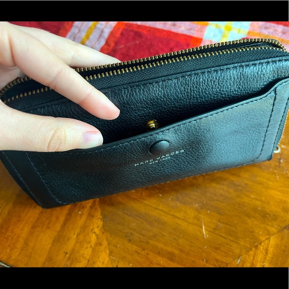 Marc Jacobs Wallet - Picture 2 of 6